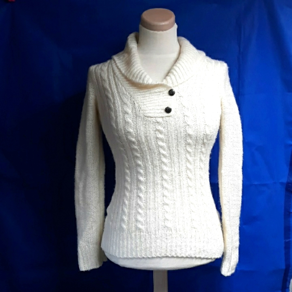 Guess fuzzy White Sweater
